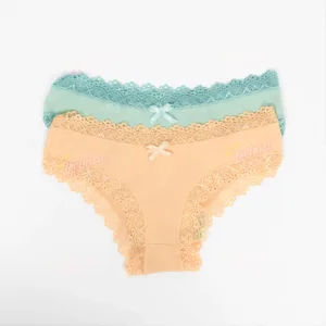 Bikini con encaje en los bordes (colores surtidos) 5 IMG 2255